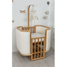 Ingvart Boho spjälsäng med bouclétyg — storlekar: 70×90 cm / 70×134 cm (färg efter val)