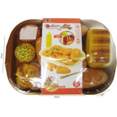 Leksaksbröd på ett fat