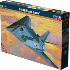 SAMOLOT MODEL F-117A NIGHT HAWK 1:72